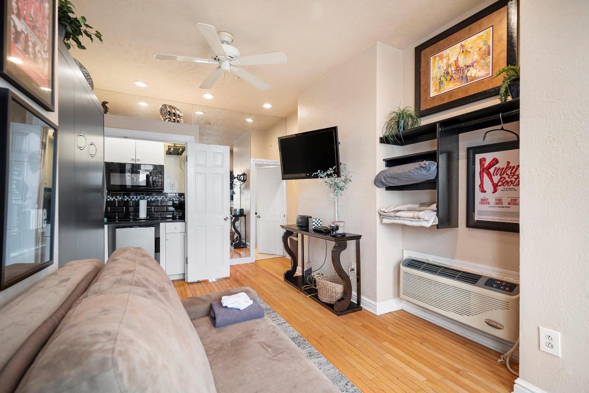 Charming Studio-Panoramic View-Your Pittsburgh Sanctuary Apartment Exterior photo